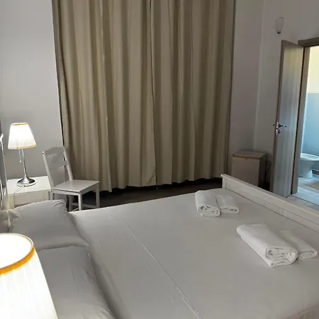 D'annunzio בית הארחה 3*